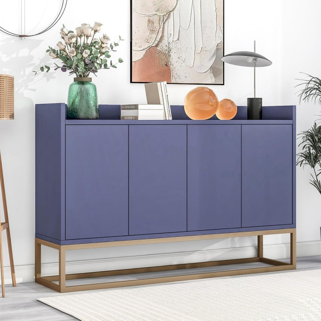 Sideboard mit 4 Tueren, einem Metallgestell und geschlossenem Stauraum