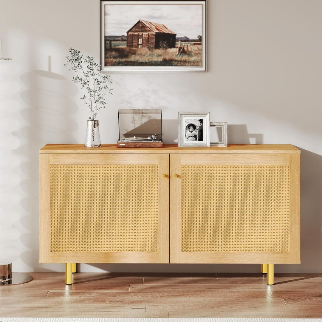 Sideboard aus Metall zeigt Holzoptik