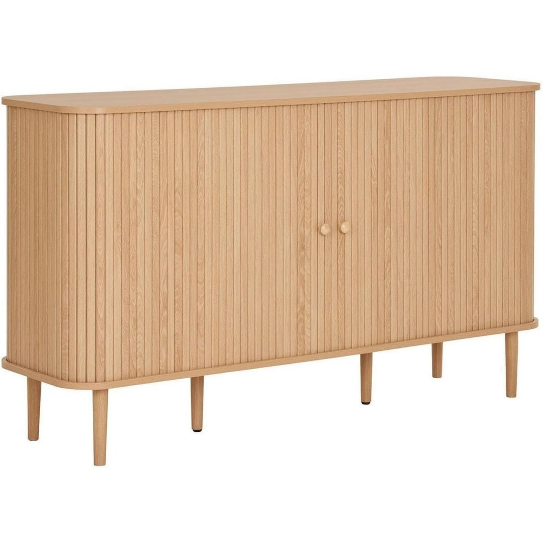 Das Sideboard nimmt mit 40 cm Gestalt an