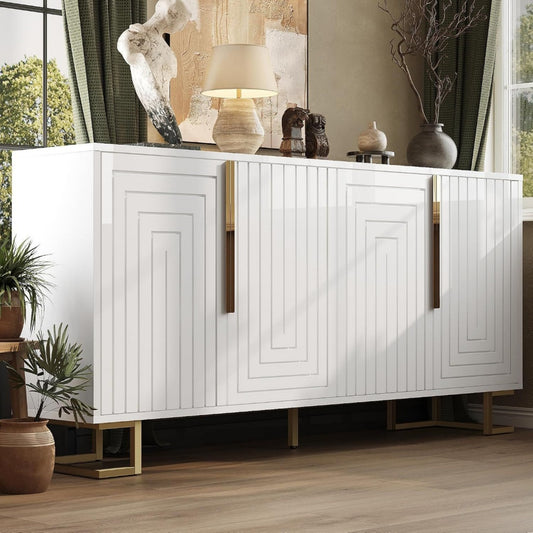Ein Metallgestell und Metallgriffe an dem Sideboard