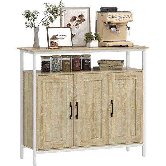 3 Tueren und Holzoptik an dem Sideboard